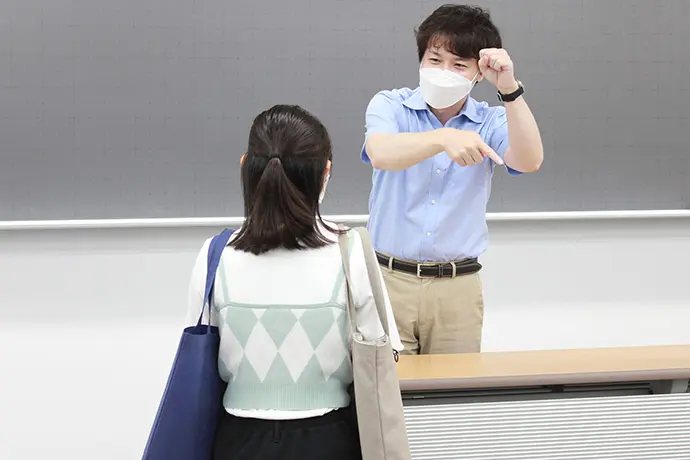 神奈川大学工学部 清水教授