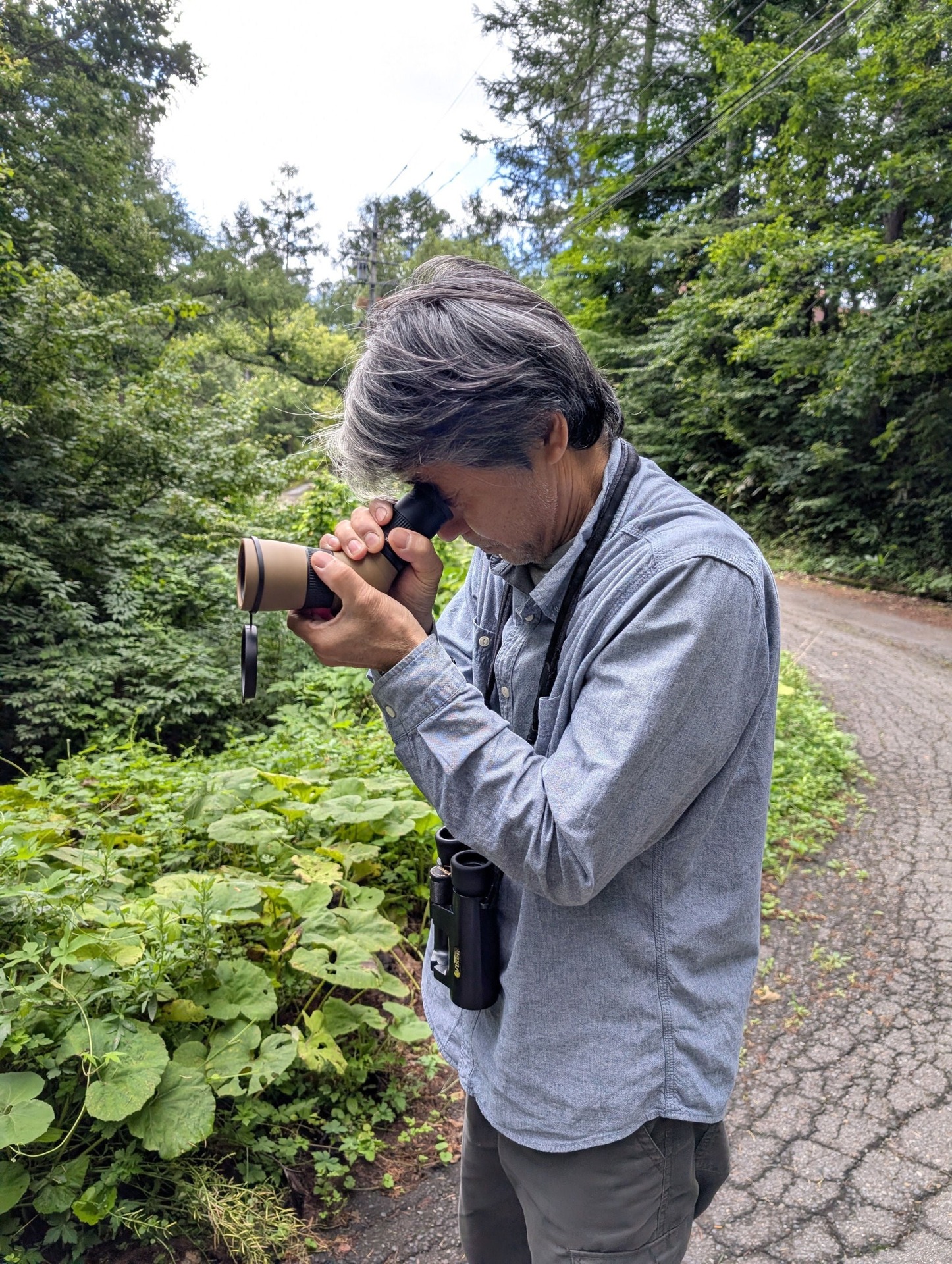 ジオマミニ ED50 ZOOMを携行する中野泰敬氏